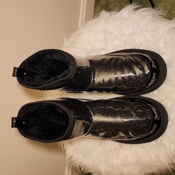 Booths - Picture 4 of 4